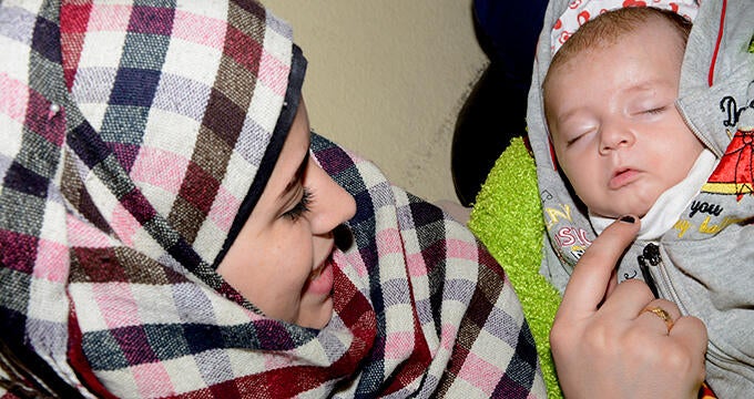 As Syrian crisis drags into fifth year, pregnant women caught in the middle